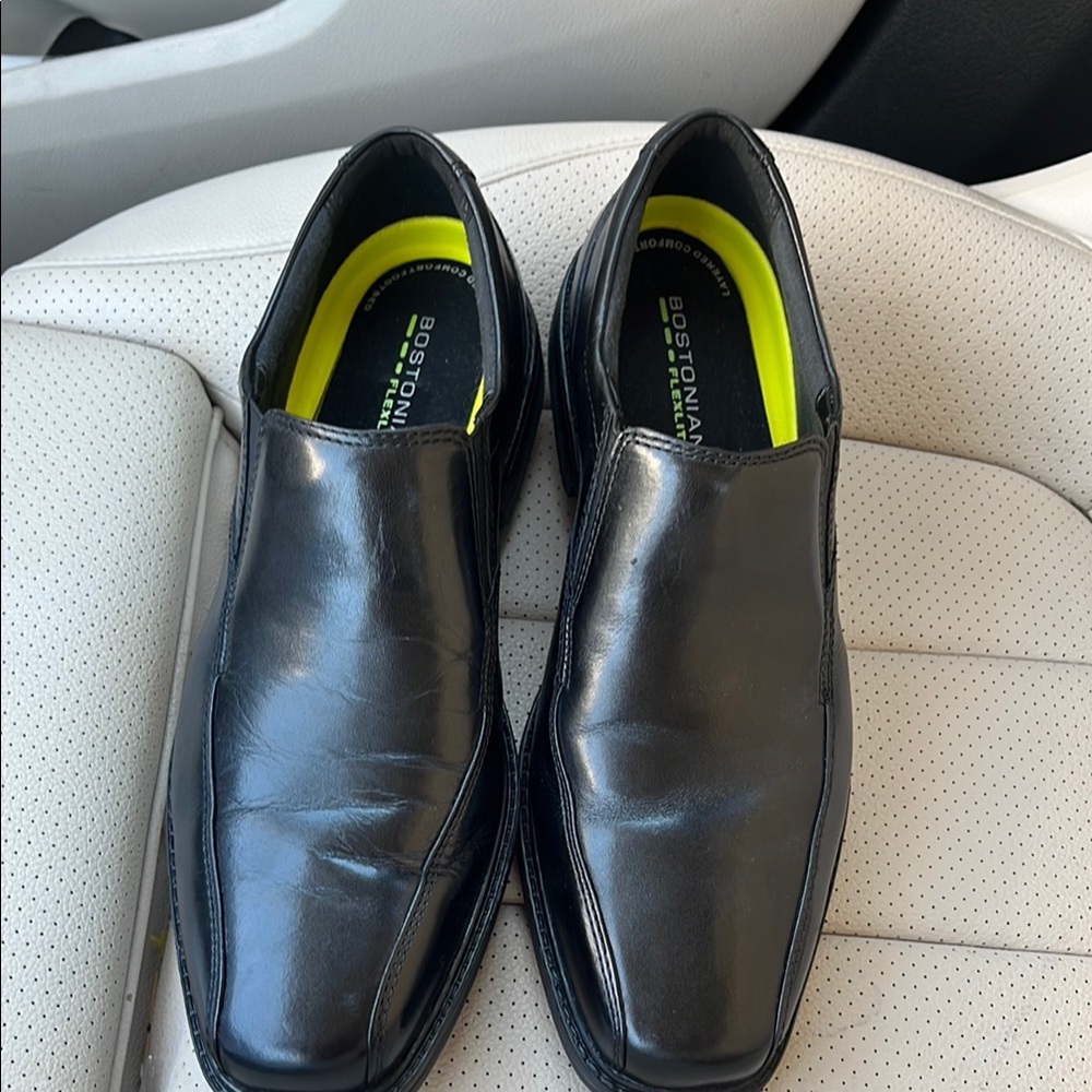 Bostonian Black Leather Slip-On Loafers